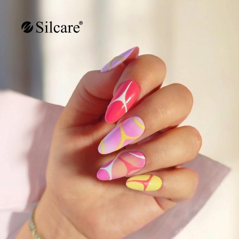 Neonowe paznokcie wiosna