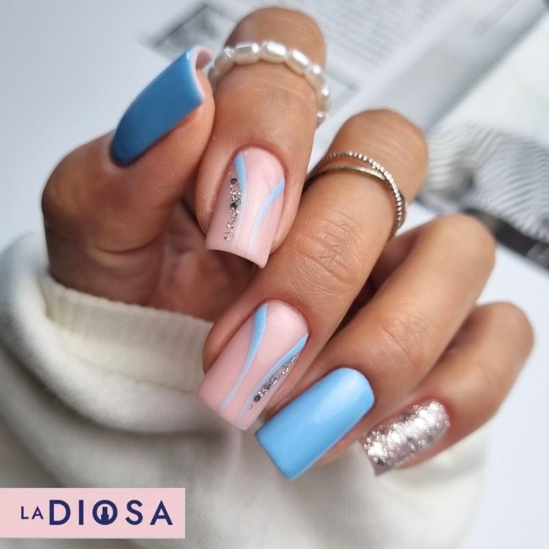 Pielęgnacja i wybór produktów do paznokci