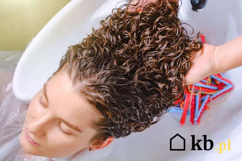 Trwała ondulacja loków