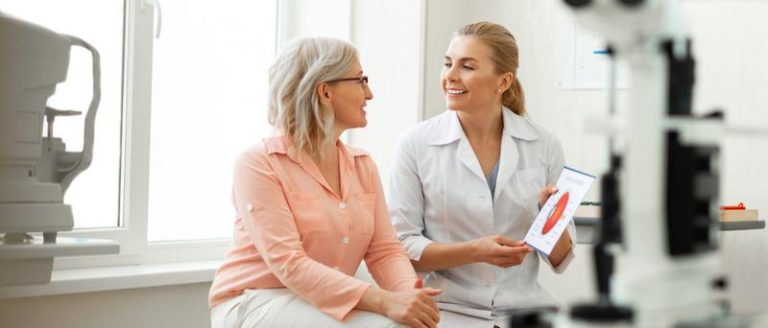 Korekta starczowzroczności – jak wygląda proces i na co zwrócić uwagę?