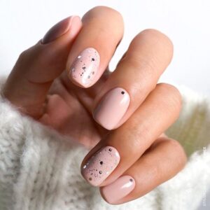 Stylowe i eleganckie pomysły na paznokcie krótkie, które pokochasz