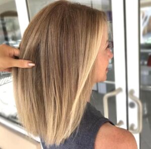 Odkryj urok sombre blond – idealny odcień na każdą porę roku