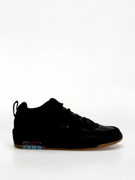 Stylizacje z sneakersami