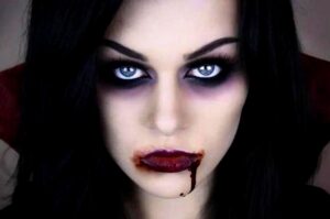 Jak stworzyć niesamowity makijaż wampira na Halloween?